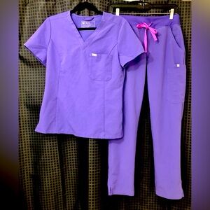 Figs Scrubs Set In Amethyst size small